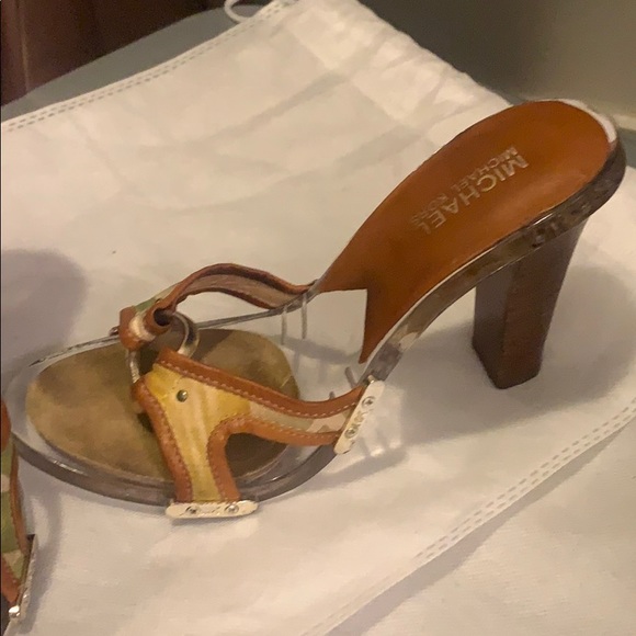 Micheal kors heels - Picture 3 of 7